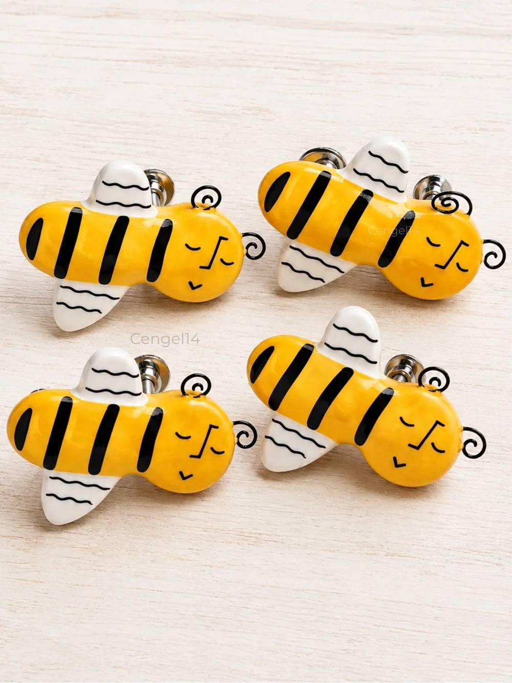 Silvestri Bee Cabinet Knobs Set of 4 NWT Ceramic Drawer Pulls Farmhouse